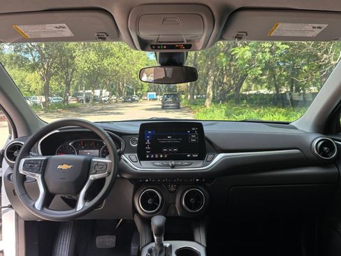 Used 2025 Chevrolet Blazer LT FWD image 33