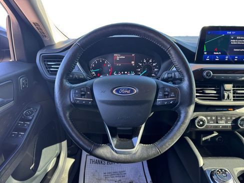 Used 2020 Ford Escape SEL image 14