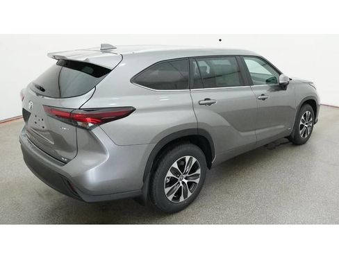 New 2026 Toyota Highlander XLE AWD/4WD image 9