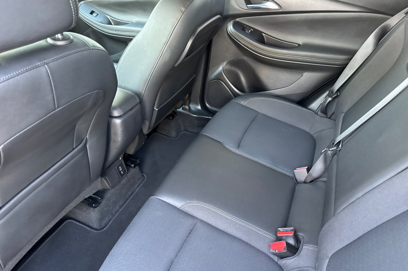 Used 2023 Buick Encore GX Select FWD image 14