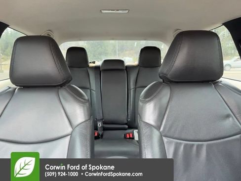 Used 2021 Toyota Corolla LE w/ Carpet Mat Package (TMS) FWD image 29