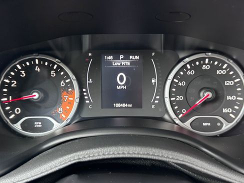 Used 2017 Jeep Renegade Sport w/ Power & Air Group image 19