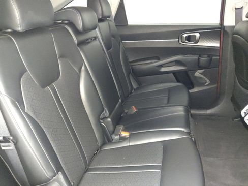 Used 2021 Kia Sorento S FWD image 19
