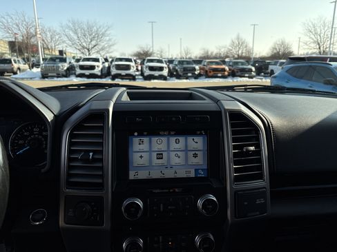 Used 2017 Ford F150 Platinum w/ Equipment Group 701A Luxury image 16