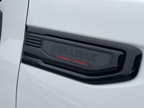 New 2026 GMC Sierra 1500 Elevation w/ LPO, Elevation Black Package AWD/4WD image 34