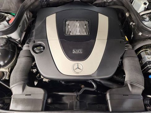 Used 2010 Mercedes-Benz E 350 4MATIC Sedan image 32