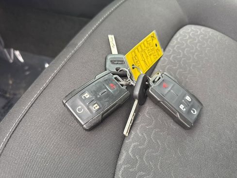 Used 2018 GMC Canyon SLE w/ SLE Convenience Package RWD image 30