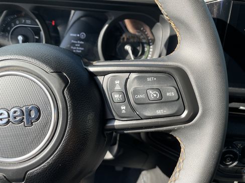 Used 2024 Jeep Wrangler Sport S image 34