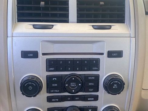 Used 2010 Mercury Mariner Premier FWD image 18
