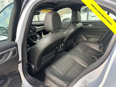 Used 2025 Alfa Romeo Giulia AWD w/ Driving Assist Package image 8