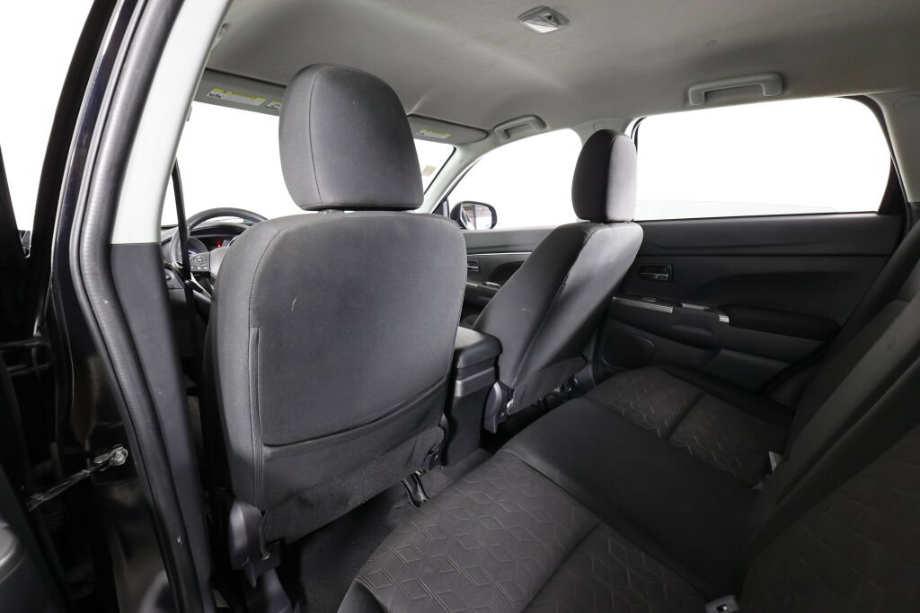 Used 2021 Mitsubishi Outlander Sport SE FWD image 14