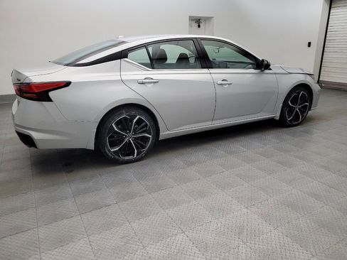 Used 2024 Nissan Altima 2.5 SR FWD image 10