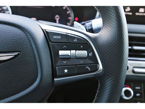 Used 2026 Genesis G70 2.5T image 18