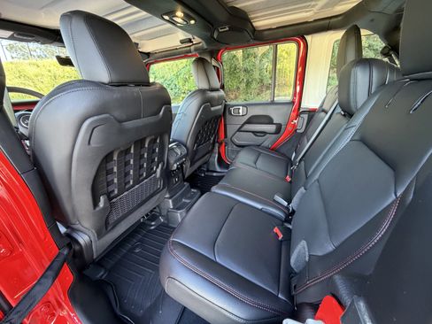 Used 2021 Jeep Wrangler Unlimited Rubicon image 23