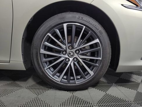 Used 2022 Lexus ES 350 w/ Premium Package FWD image 12