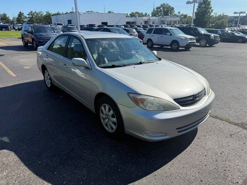 Used 2002 Toyota Camry LE FWD image 4