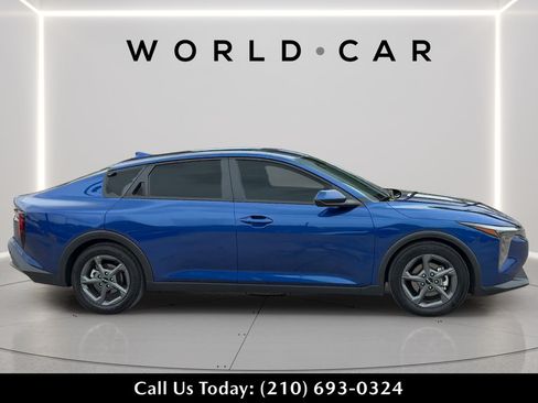 Certified 2025 Kia K4 FWD image 2