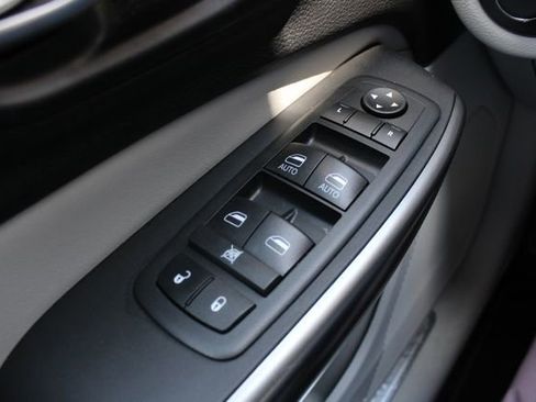 Used 2021 Jeep Cherokee Limited AWD/4WD image 8