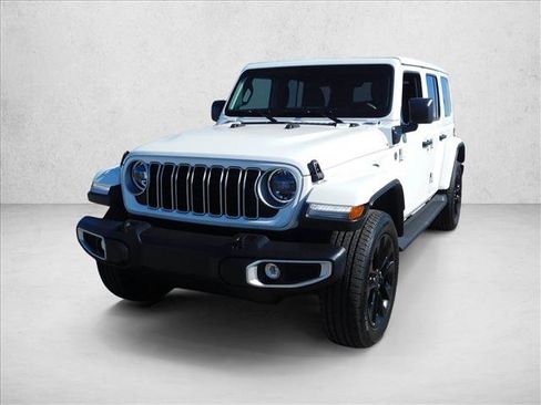 Used 2025 Jeep Wrangler Sahara 4xe AWD/4WD image 2