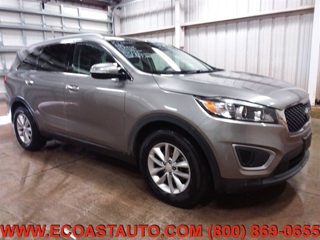 Used 2017 Kia Sorento FWD image 1