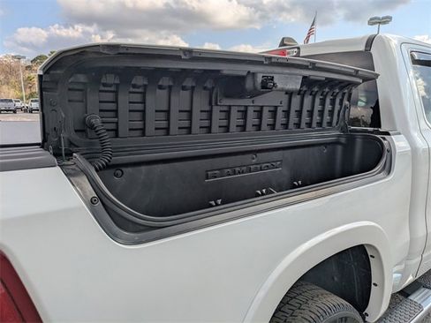 Used 2019 RAM 1500 Laramie image 17