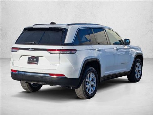 Used 2023 Jeep Grand Cherokee Limited image 5