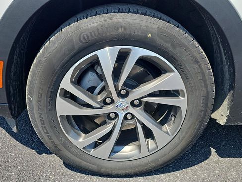 Used 2023 Buick Envision Essence FWD image 9