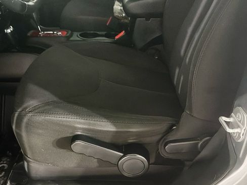 Used 2015 Jeep Wrangler Sport w/ Connectivity Group AWD/4WD image 18