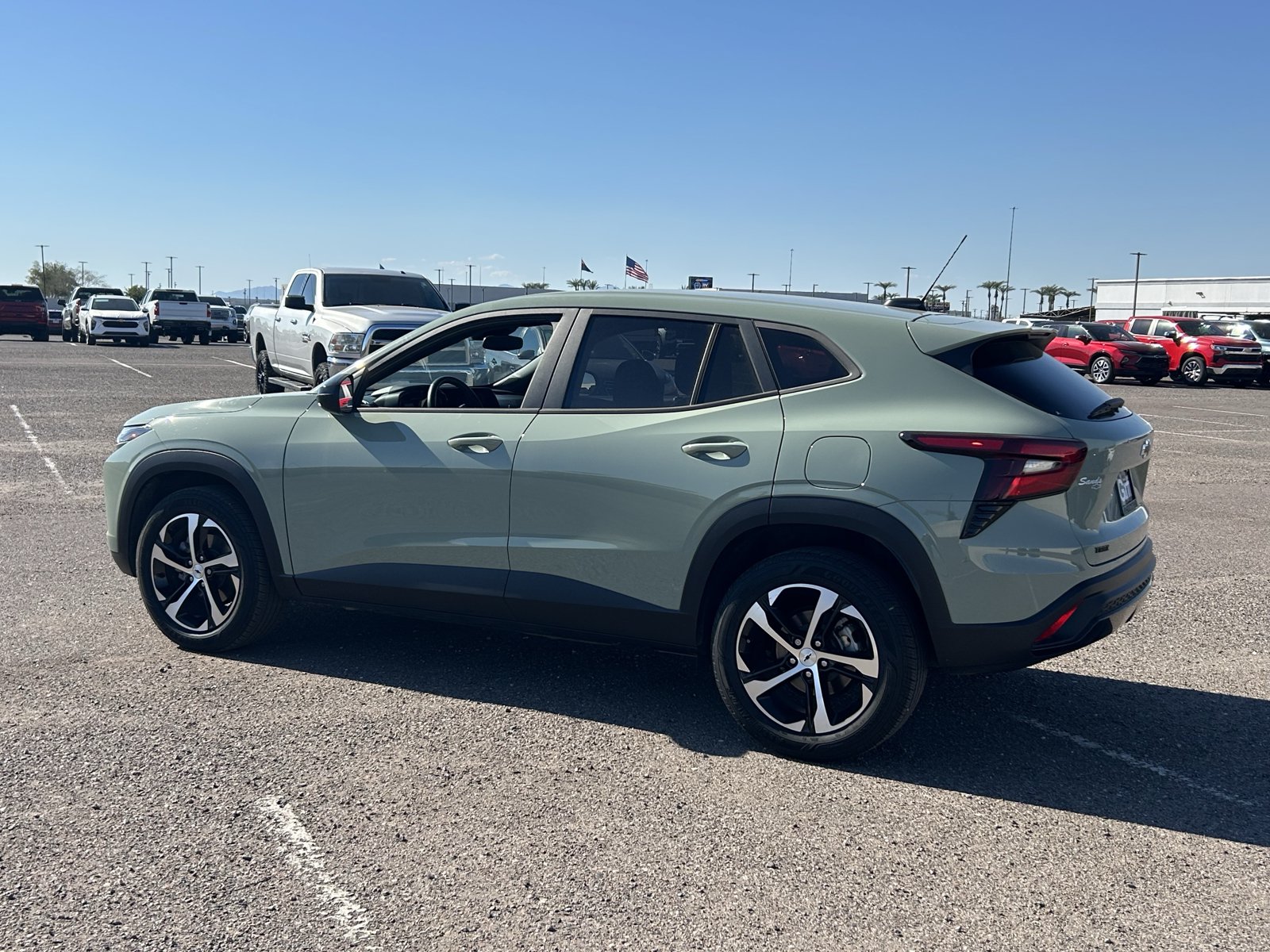 Certified 2024 Chevrolet Trax RS FWD image 3