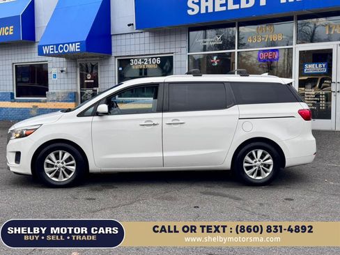 Used 2016 Kia Sedona LX w/ LX Essentials Premium Package FWD image 8