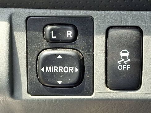 Used 2013 Toyota Tacoma 4x4 Access Cab V6 w/ TRD Off-Road Pkg image 23