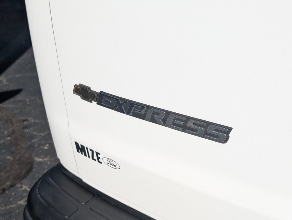 Used 2025 Chevrolet Express 3500 LT w/ LT Preferred Equipment Group RWD image 24