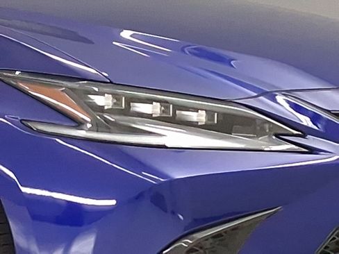 Used 2023 Lexus ES 300h F Sport image 9