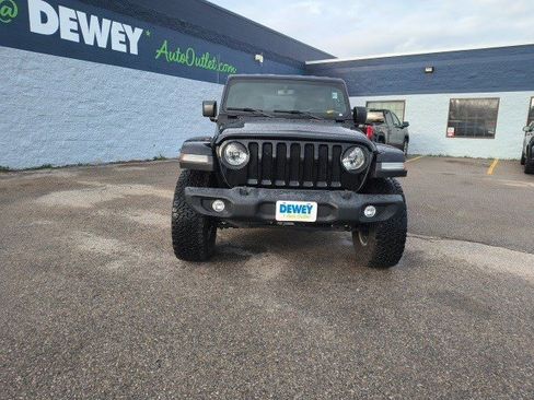 Used 2023 Jeep Wrangler Unlimited Rubicon w/ Xtreme 35 Tire Package image 8