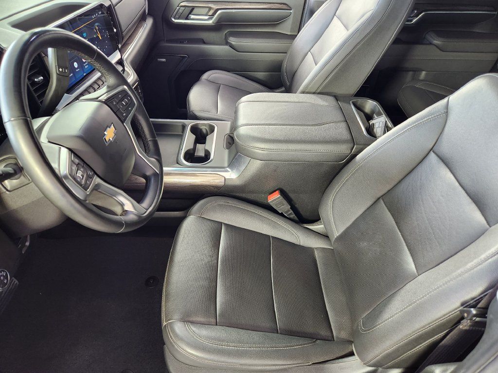 Used 2024 Chevrolet Silverado 3500 LTZ w/ LTZ Plus Package AWD/4WD image 12