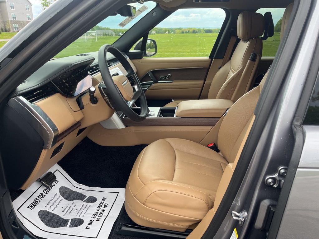 Certified 2026 Land Rover Range Rover SE AWD/4WD image 9