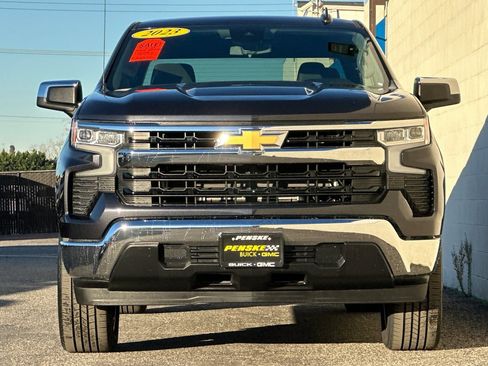 Used 2023 Chevrolet Silverado 1500 LT w/ Protection Package image 9