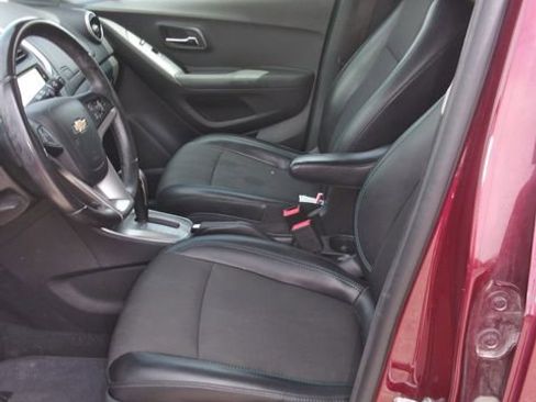 Used 2016 Chevrolet Trax LT w/ LT Convenience Package FWD image 11