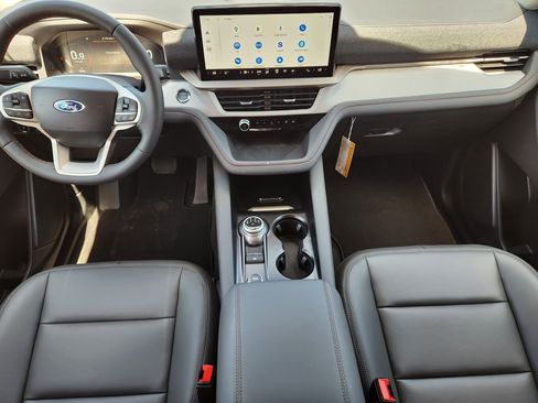 New 2025 Ford Explorer Active w/ Active Comfort Package image 17
