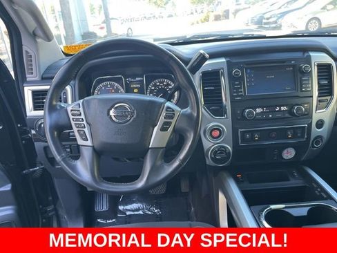 Used 2018 Nissan Titan SV w/ SV Convenience Package AWD/4WD image 15