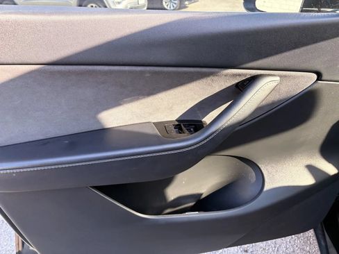 Used 2020 Tesla Model Y Long Range AWD/4WD image 11
