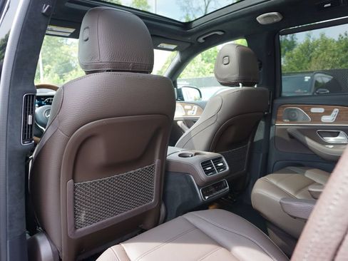 Certified 2023 Mercedes-Benz GLS 580 4MATIC image 46