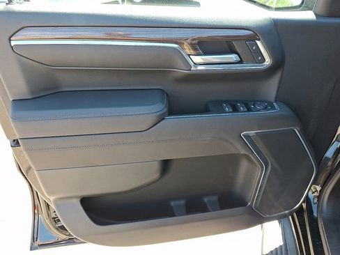 Used 2023 Chevrolet Silverado 1500 LT image 9