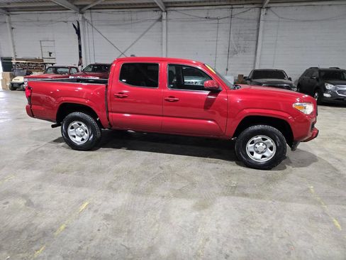 Used 2020 Toyota Tacoma SR image 18
