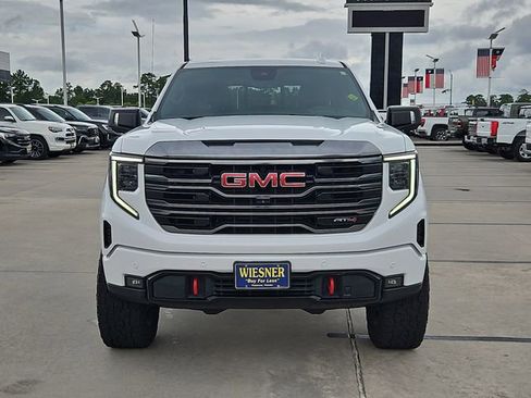 Used 2022 GMC Sierra 1500 AT4 w/ AT4 Premium Package AWD/4WD image 2