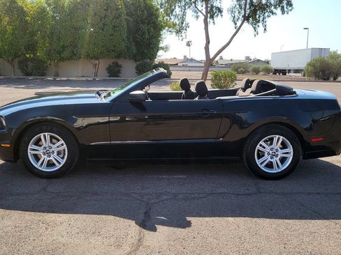 Used 2014 Ford Mustang Convertible RWD image 32