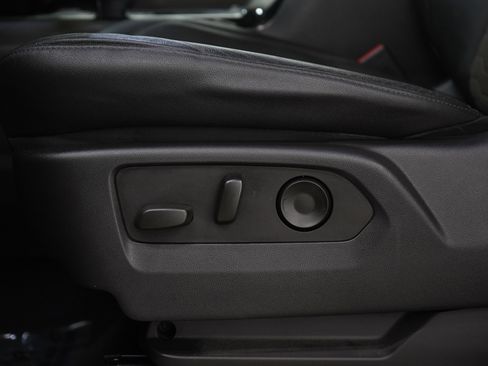 Used 2022 Chevrolet Silverado 1500 ZR2 w/ Technology Package image 25