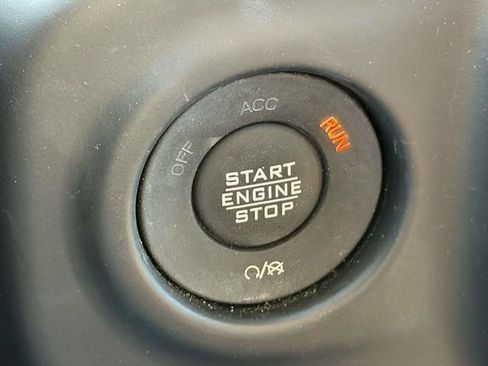 Used 2023 Jeep Wrangler Willys AWD/4WD image 8