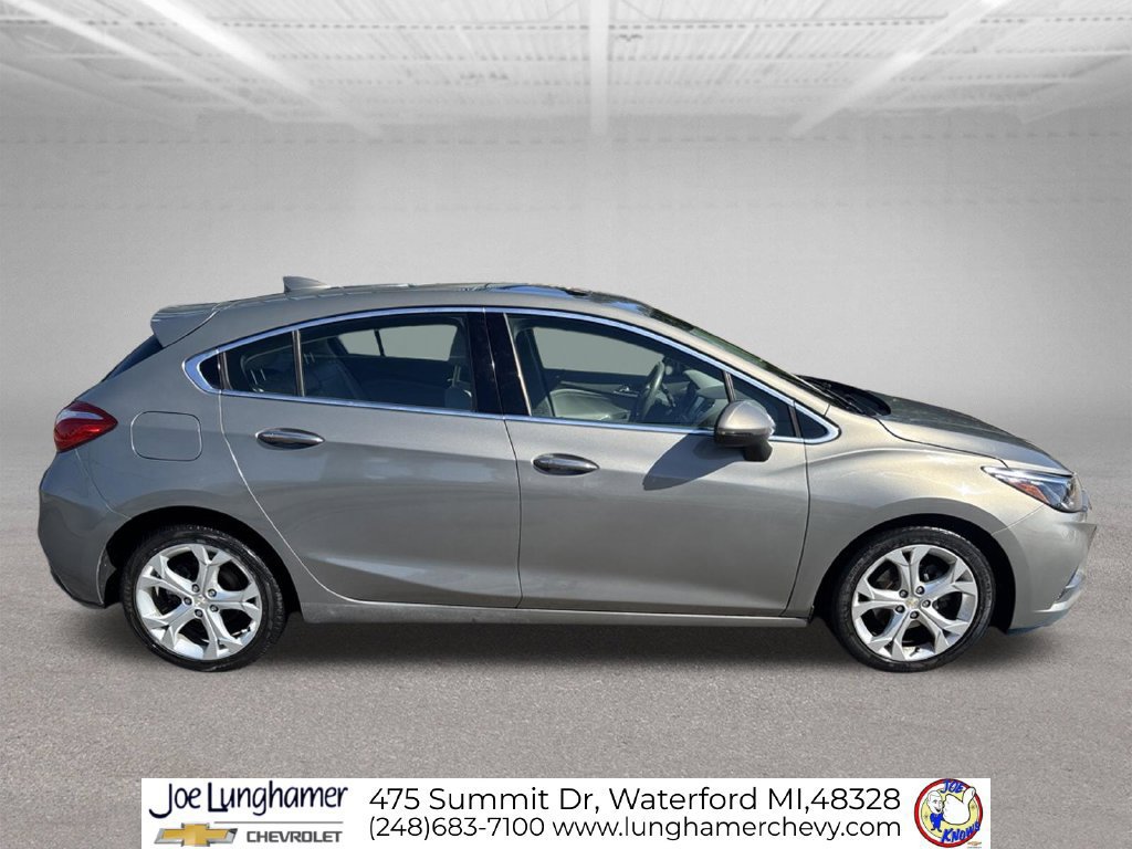 Used 2017 Chevrolet Cruze Premier FWD image 2