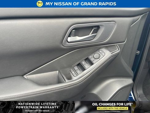 New 2026 Nissan Rogue SV w/ Cold Weather Package AWD/4WD image 11